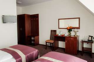 Отель Hotel Kasztelan Добчице Двухместный номер с 1 кроватью или 2 отдельными кроватями-6